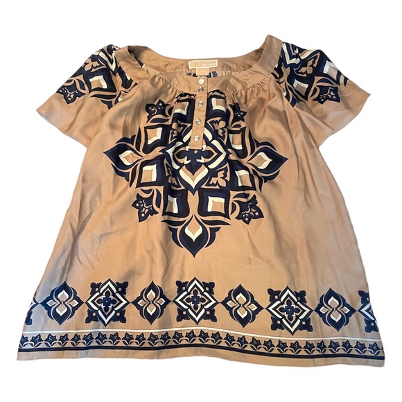 MICHAEL Michael Kors Size 1X Beige Blue Short Sleeve Blouse 100% Silk - Picture 2 of 10